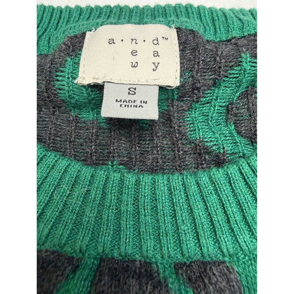 A New Day Womens Green Leopard Print Crewneck Sweater Size S Animal Print Knit - Picture 3 of 3